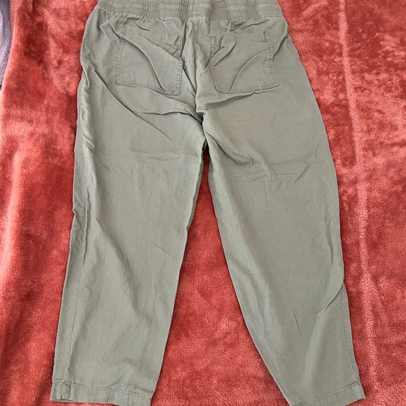 Maternity pants - Green size M/6 capris - Picture 1 of 2
